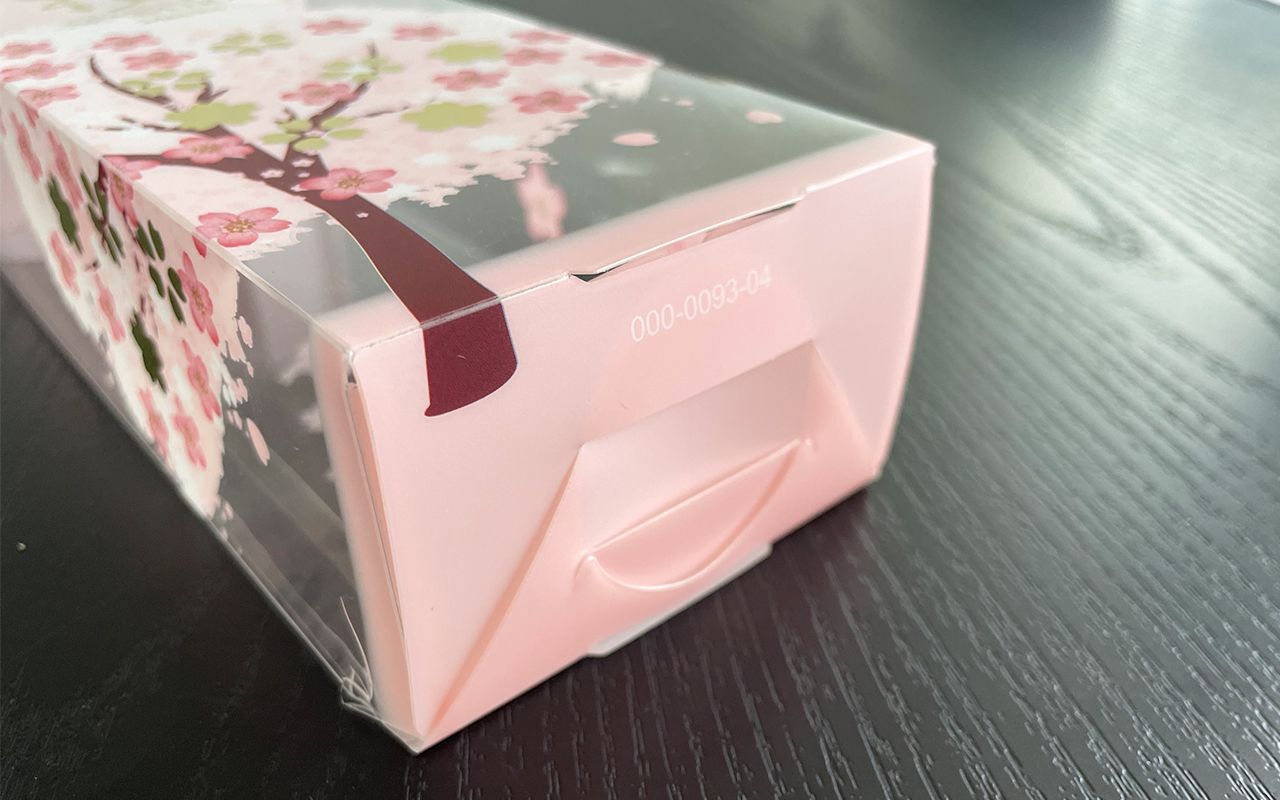 Erős mosolygó csat tervezés