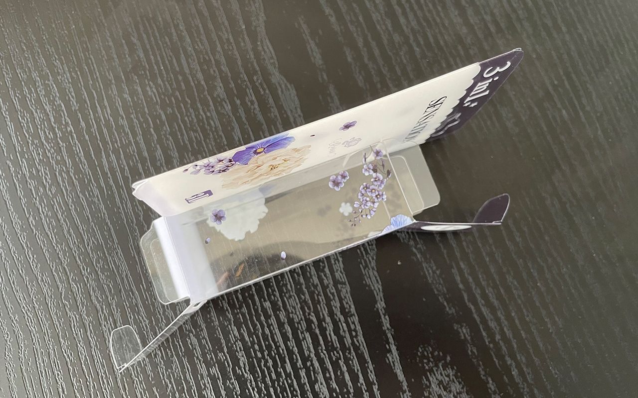 Thiết kế nắp kép để bảo vệ và tiện lợi