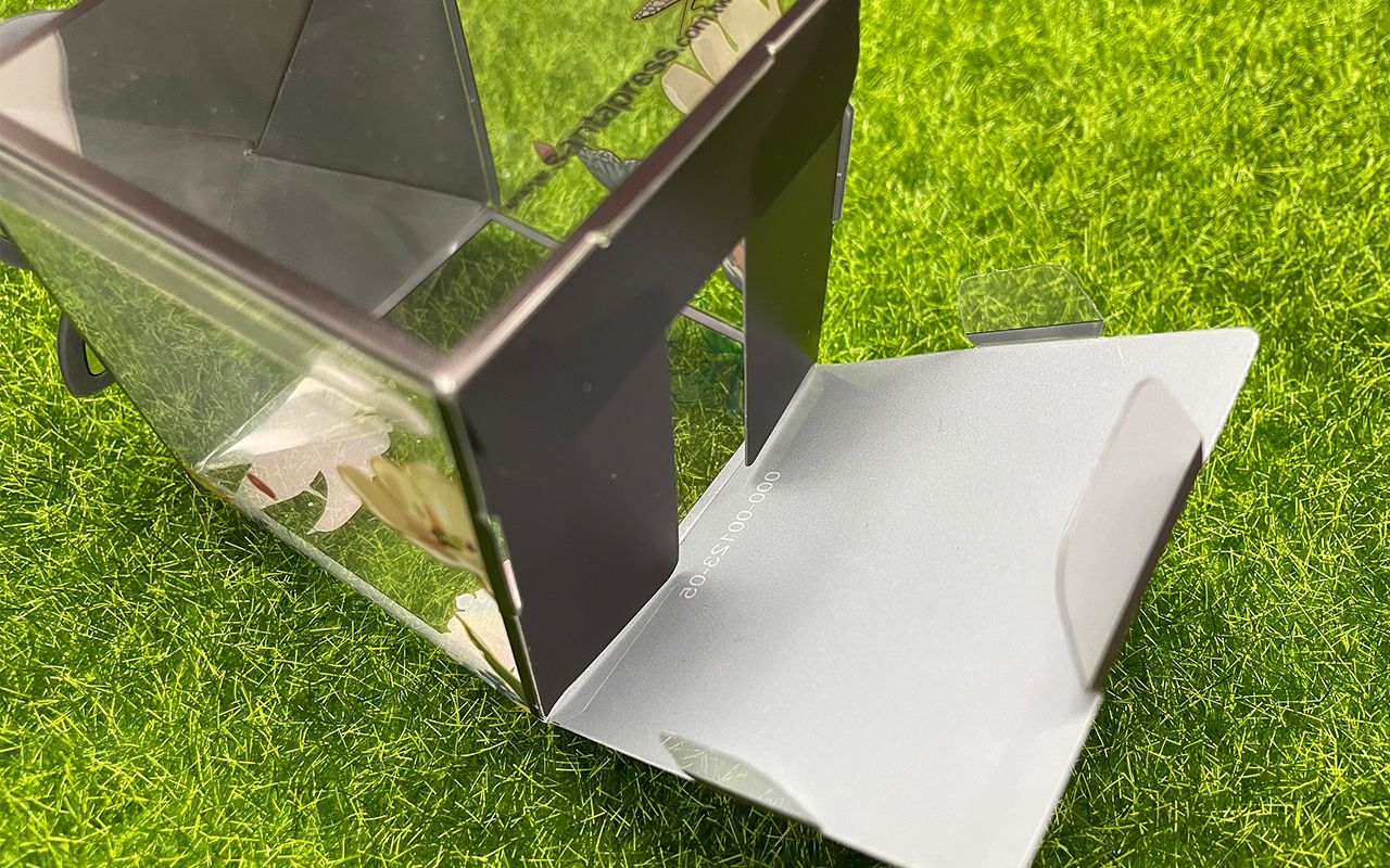 緊密固定的舌扣設計