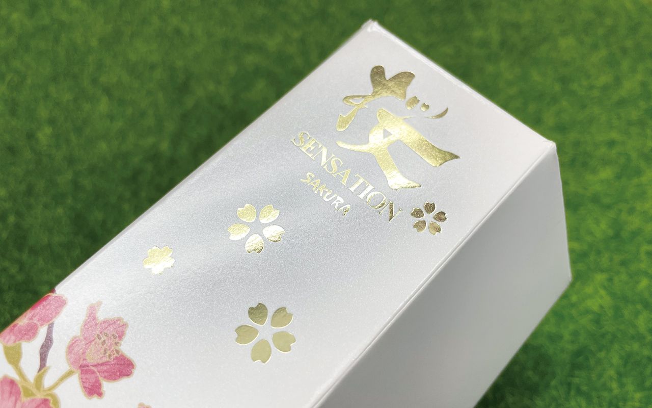 Lenyűgöző fólianyomtatási kézművesség