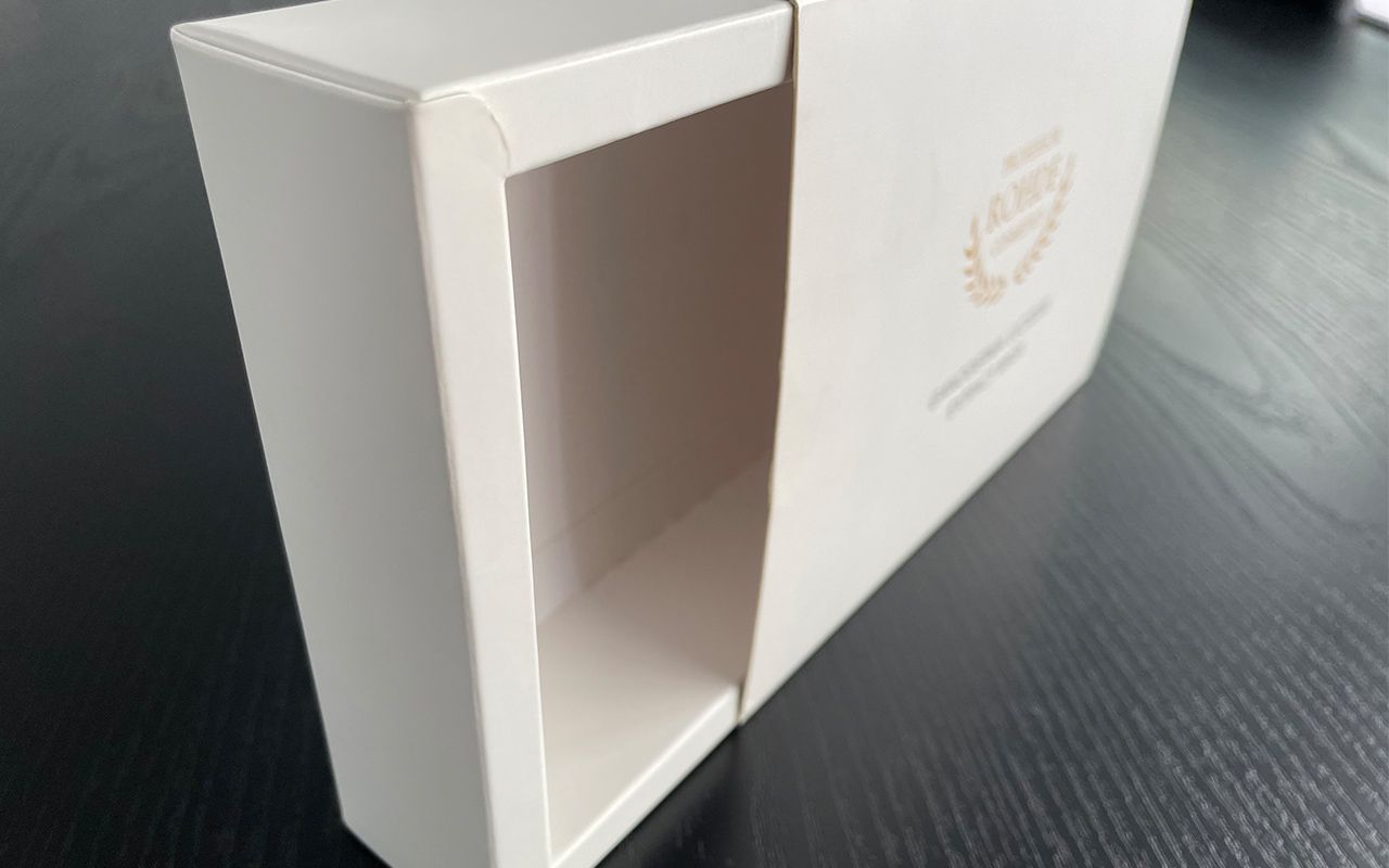 A fiókos doboz karizmájának megteremtése.