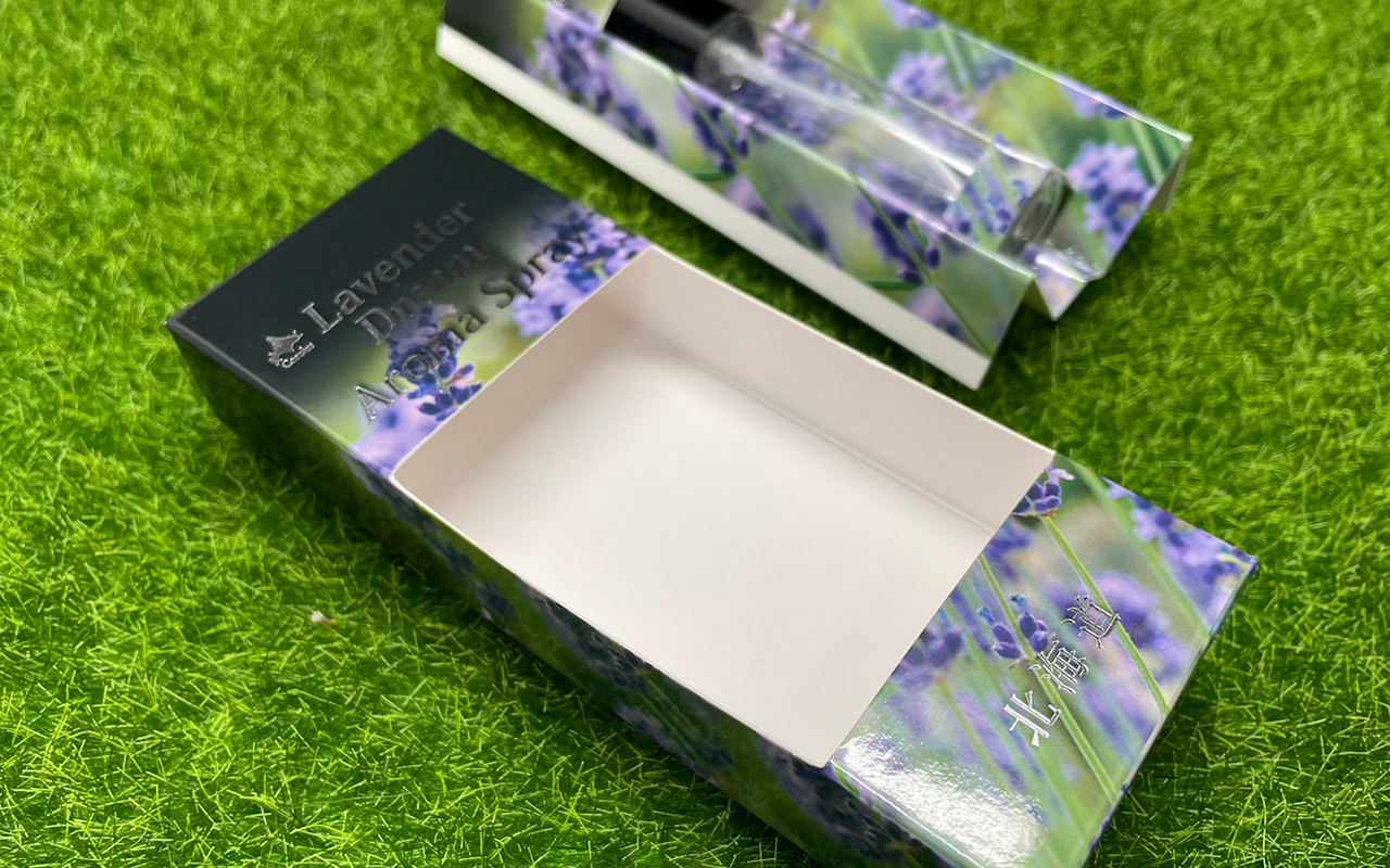 Caixa de Embalagem com Efeito de Corte a Laser