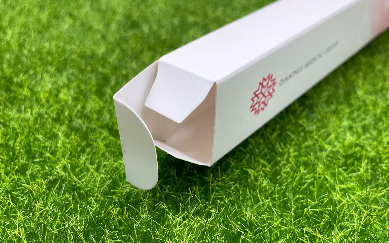 Thiết kế nắp đôi tiện lợi cho việc mở dễ dàng