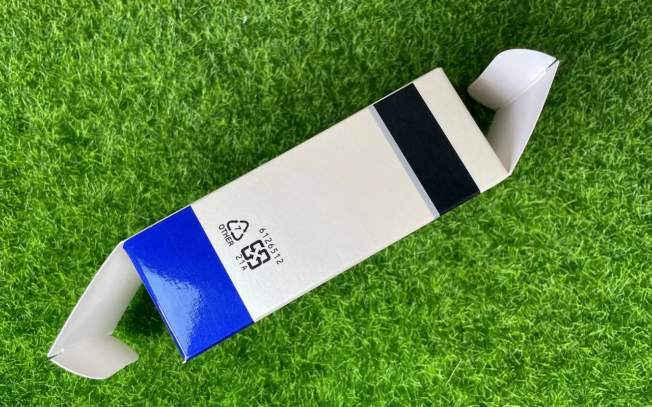 Thiết kế nắp đôi cho sự tiện lợi và lợi thế hiển thị nâng cao