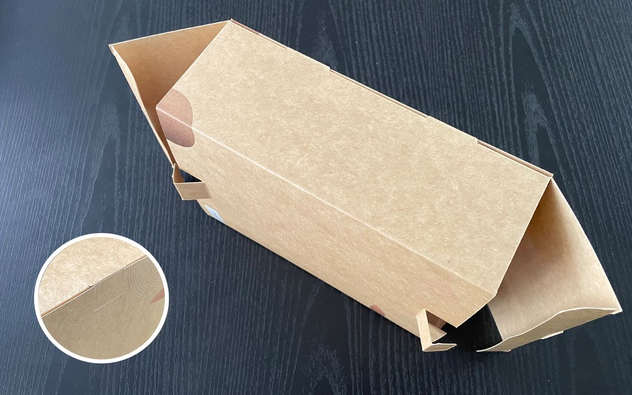 Biztonságos és esztétikus dupla fedelű fésűs-zár