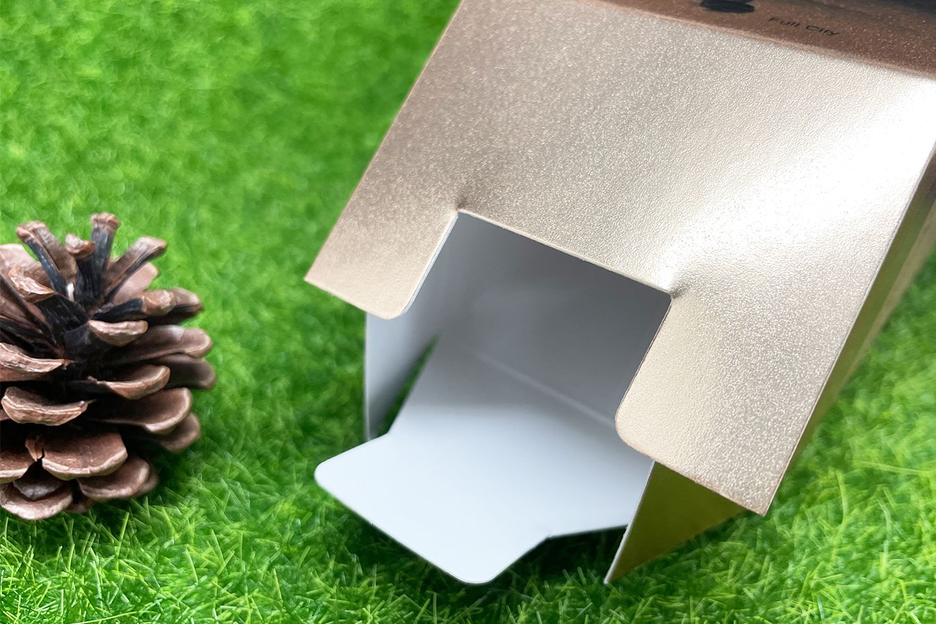 四片卡榫的特殊設計