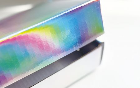 Laminação de Papel Laser — Embalagem de Exibição de Alto Impacto