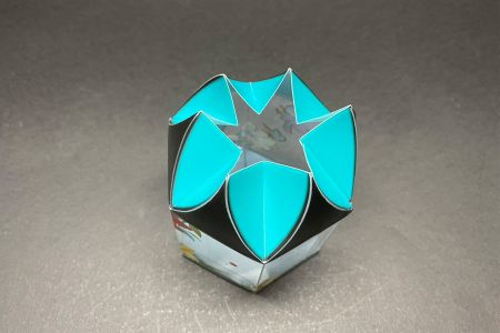 魅力的なディスプレイを形成するフローラルデザイン