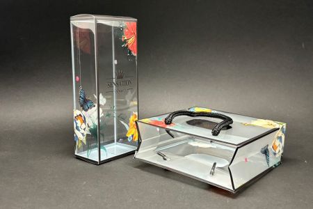 Design de Embalagem da Série Floral Preta