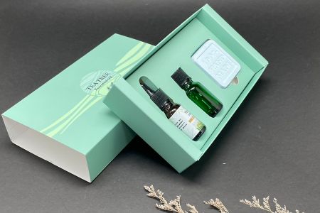 Essential Oil Gift Box- Showcasing the Product