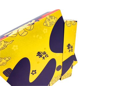 Produzione di scatole regalo con manica personalizzata