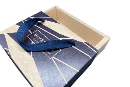 Dessert-Verpackung Geschenkbox mit Griff individuell angefertigt