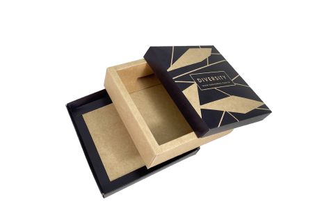 Personnalisation de l'emballage en papier kraft pour boîtes à dessert