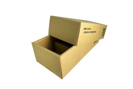 Impresión monocromática en cajas de embalaje de papel kraft