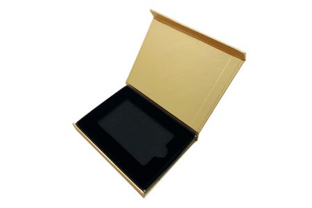 本の形をした磁石付きゴールド箔パッケージボックス - 上部パネルを開く