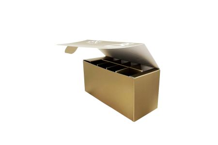 Emelhető fedelű bőrápoló csomagoló doboz