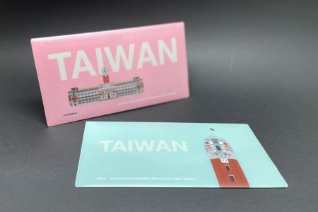 信封式卡扣口罩夾彩色印刷 - 信封式口罩收納夾正面照粉色、綠色