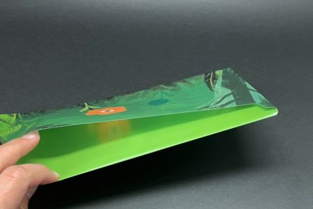 鈕扣式雙層口罩收納夾正面展式及內袋說明