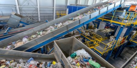 Comment choisir la bonne machine de recyclage des plastiques pour vos déchets - Conseils clés pour la réduction !
