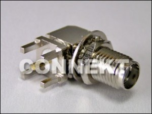 Conector Jack SMA para montagem em placa de circuito impresso (4 pernas), ângulo reto (bulkhead)