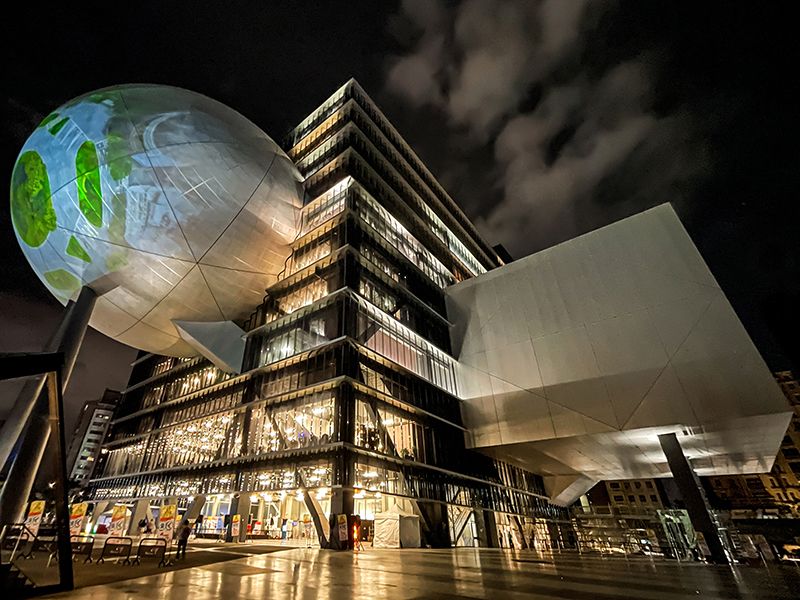 Herstellung und Lieferung von Beleuchtungskörpern für das Taipei Performing Arts Center