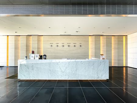 Luminaires sur mesure Splendor pour bâtiments commerciaux haut de gamme.