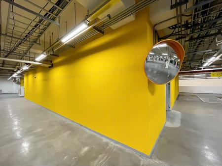 Architektonické LED osvětlení s kulatými čočkami na míru pro veřejné prostory.