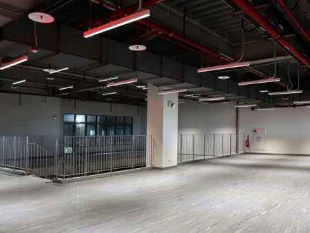 Planungs- und Installationsprojekt für abgehängte, blendfreie Beleuchtung in Taiwan – vonSplendor Lighting