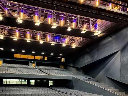 Toepassing van LED-spot en blauwe LED-lamp met T5-verlichting in theaters
