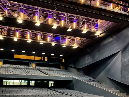 Application of LED spotlight and blue LED bulb with T5 lighting in theaters