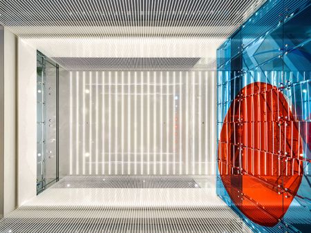 Splendor Lightingผลิตโคมไฟเพดานแบบเส้นตรงสีขาวสว่างตามสั่ง