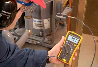 Fluke 116 (116C) 數位萬用表測量電流