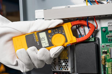 福祿克 Fluke 301D 交直流刀鋒系列鉤表 - 細尖鉗口,輕鬆夾入密集排線