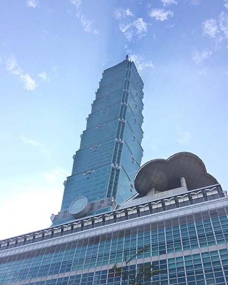 象徴的な「台北101」の建物