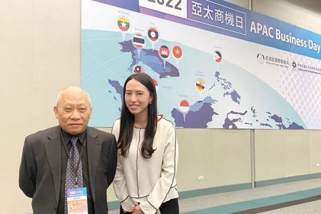 巧力業務同仁與「2022 亞太商機日」澳洲買主合影