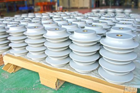 36 kV epoxy resin support insulators.