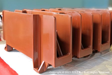 Epoxy-resin insulating frames for 24 kV vacuum circuit breakers (VCB).