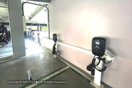 Les chargeurs AC monophasés de 7 kW pour véhicules électriques de CIC sont maintenant installés au parking de la gare de Changhua Back Station