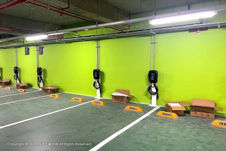 巧力 7 kW 單槍交流充電樁，共 19 套，設置於台北生技園區地下停車場