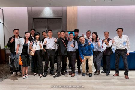 صورة جماعية بعد تجمع العملاء في شمال تايوان