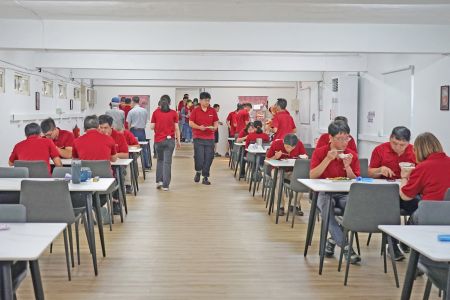 桃園二廠 (中壢廠) 員工餐廳成效良好，桃園一廠員工餐廳也正積極籌備中