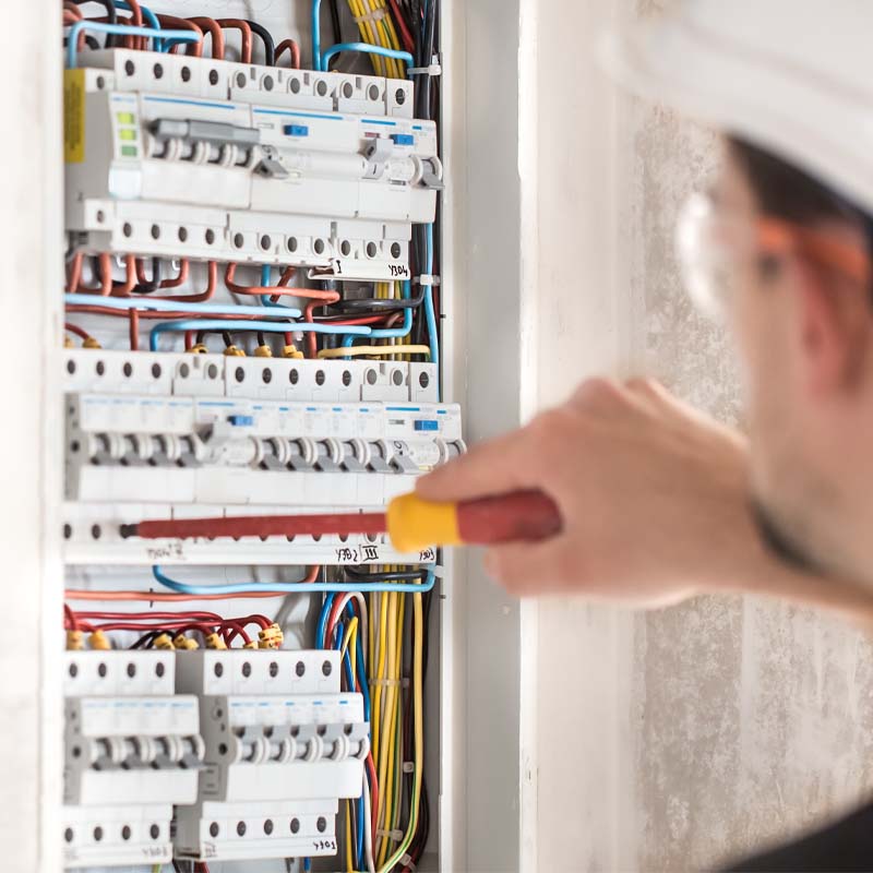 巧力提供配電系統之整體解決方案