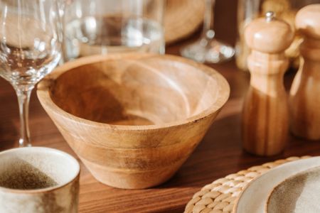 Cuenco para servir - Somos un fabricante profesional B2B de productos de cocina de madera con sede en Vietnam, especializado en cuencos de ensalada y utensilios de mesa de alta calidad hechos de madera de acacia y caucho.