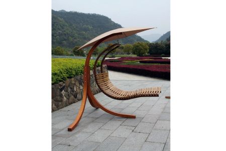 Hängeliegestuhl aus Holzlamellen mit Sonnenschutz, Tragfähigkeit 120 kg - Schaukelstuhl aus massivem Holz mit Sonnenschutz aus Leinwand