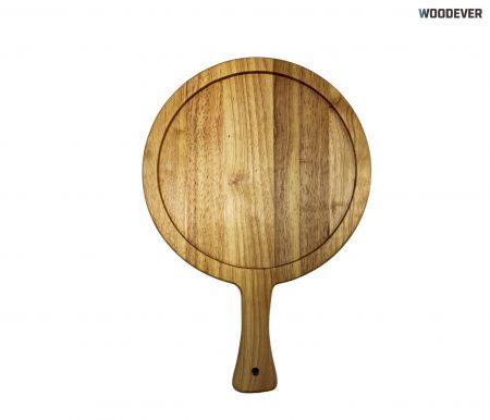 Round Wooden Serving Board with Straight Handle | WOODEVER Vietnam Manufacturer & Supplier - We are a BSCI-certified homeware manufacturer based in Vietnam, specializing in high-quality, sustainable, and aesthetically pleasing wooden cutting boards for global B2B buyers.