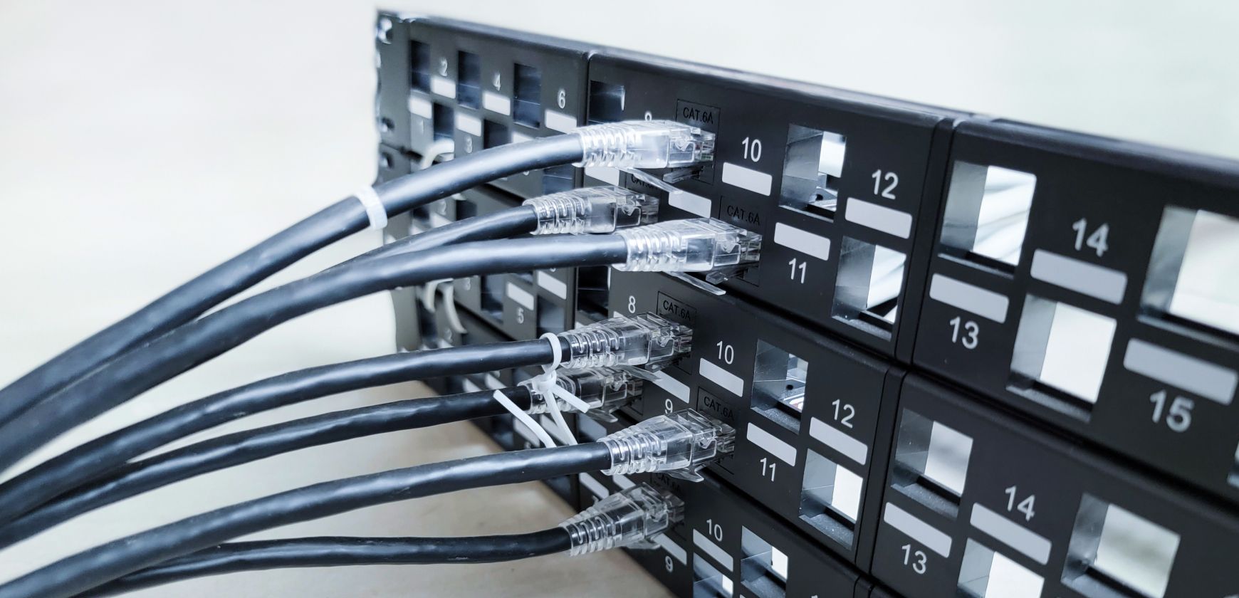 Панель RJ45 с зазором проходит тест на кабель 6-в-1