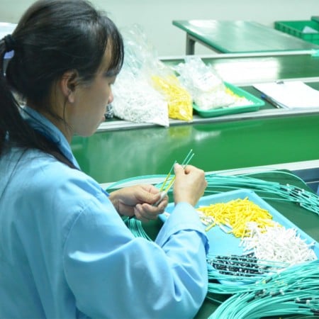 Fabricación de cables troncales MTP/MPO