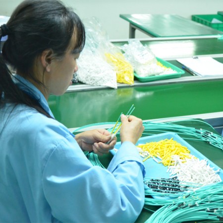 Fabricación de Troncales de Cable de Fibra Óptica