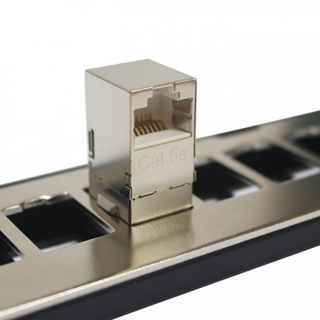 Geschirmter Cat5E 90-Grad RJ45 LAN-Kabel-Koppler