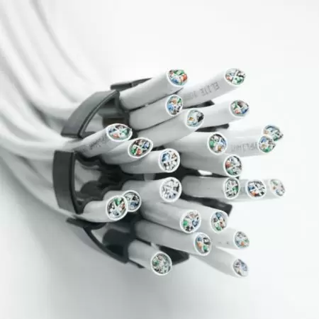 Kábel rendező max. 24 kábel kezeléséhez